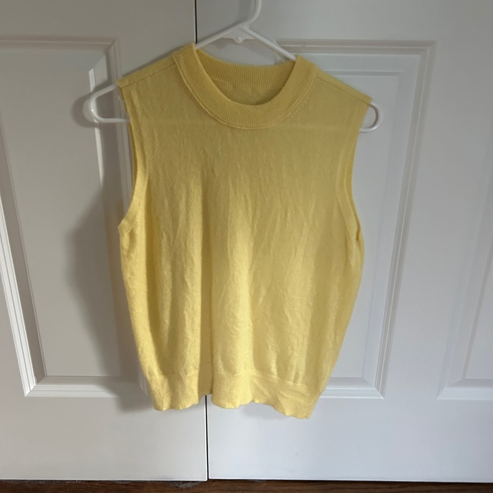 madewell Yellow Sleeveless 100% cashmere vest